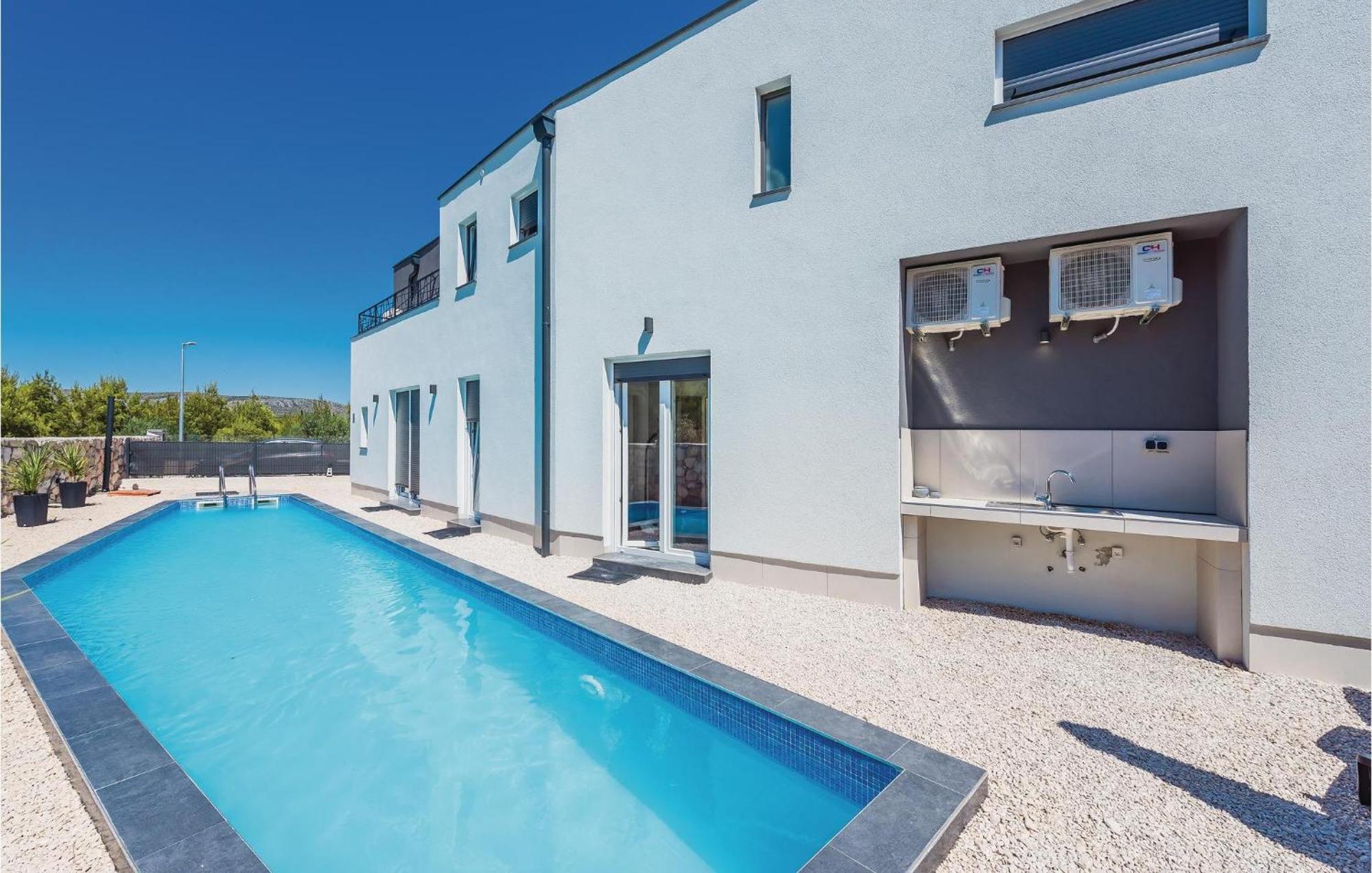 4 Bedroom Beautiful Home In Σίμπενικ Εξωτερικό φωτογραφία