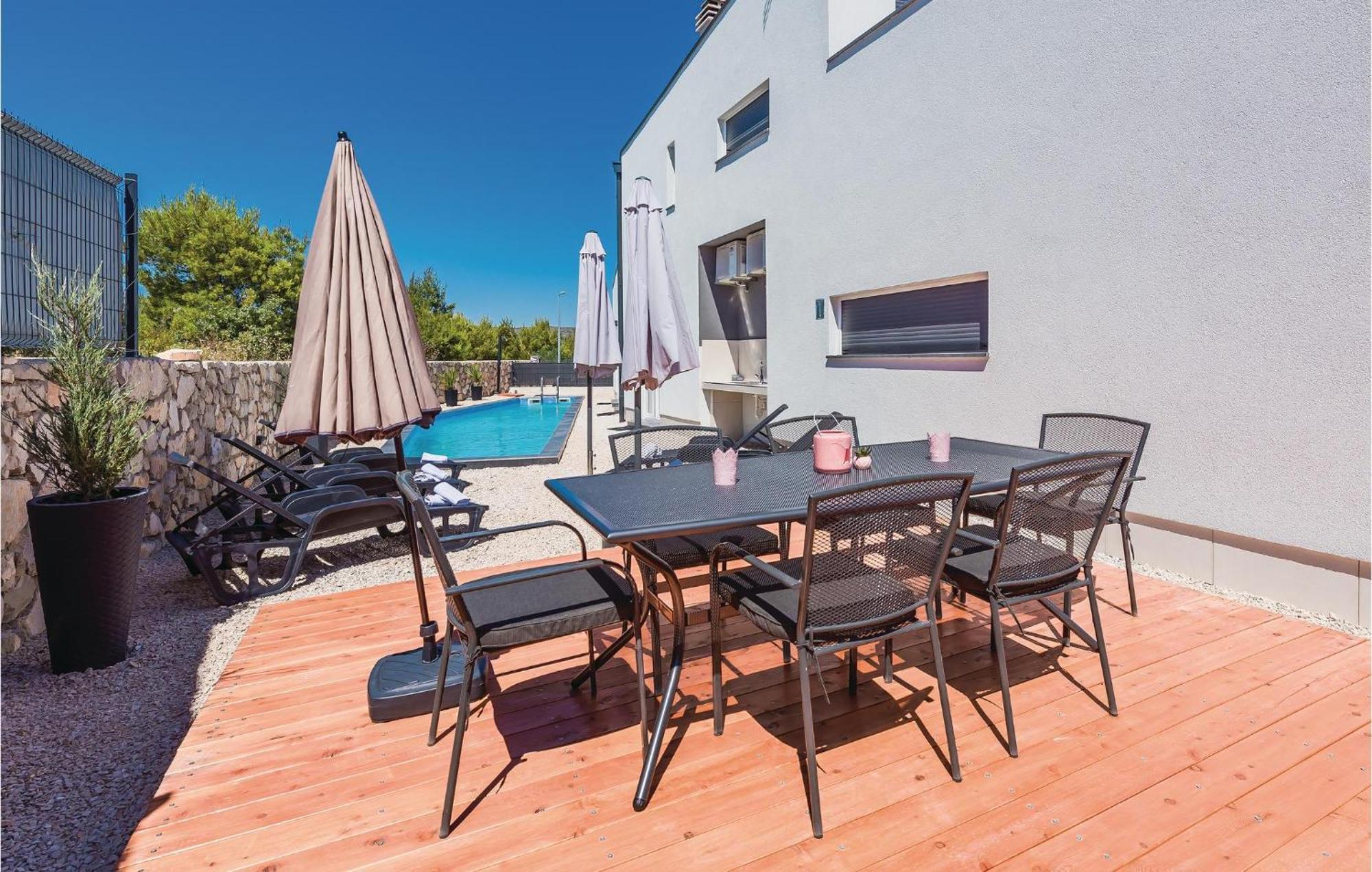 4 Bedroom Beautiful Home In Σίμπενικ Εξωτερικό φωτογραφία